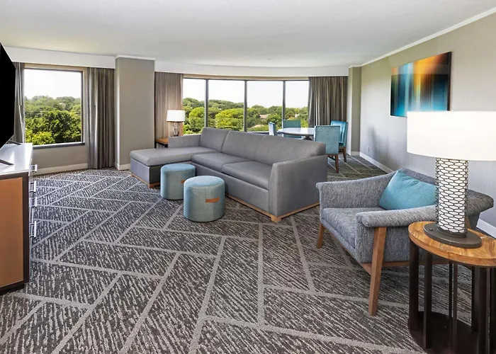 Doubletree By Hilton - Warren Place Hotel