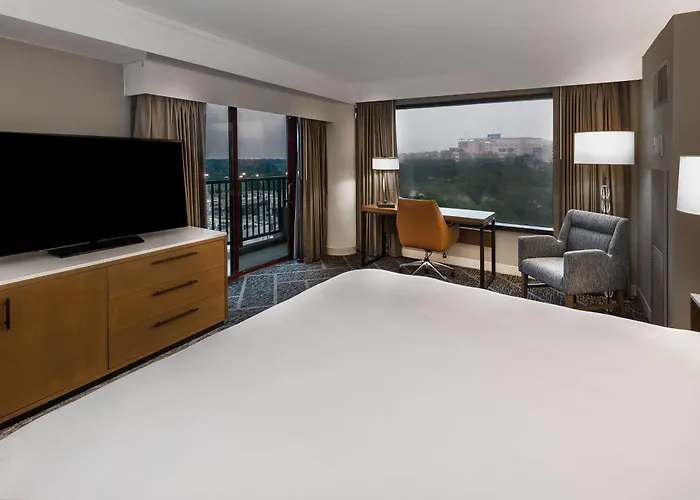 Doubletree By Hilton - Warren Place Hotel