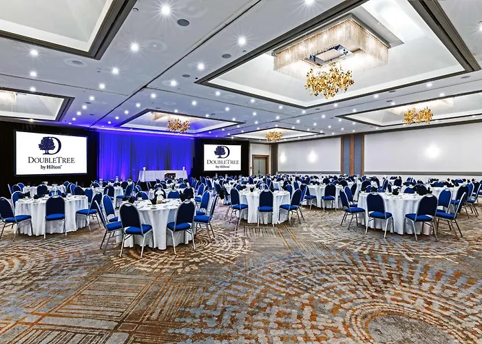Doubletree By Hilton - Warren Place Hotel