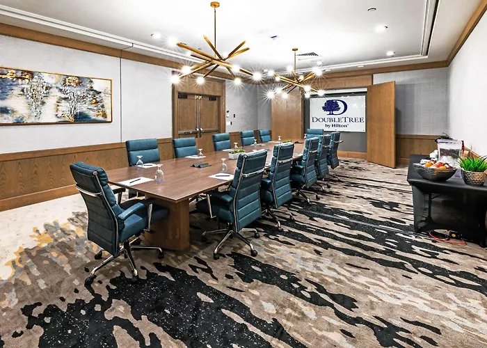 Doubletree By Hilton - Warren Place