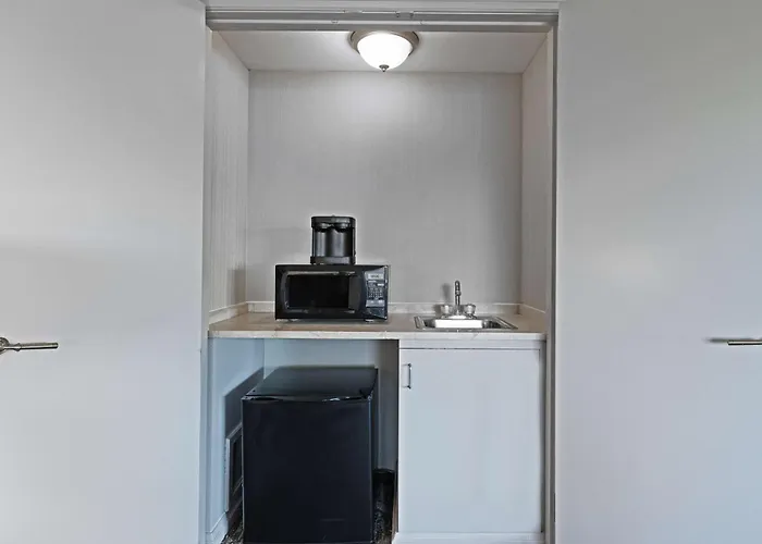 Doubletree By Hilton - Warren Place Hotel 4*