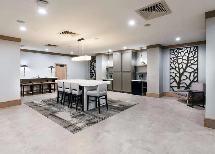 Doubletree By Hilton - Warren Place Tulsa
