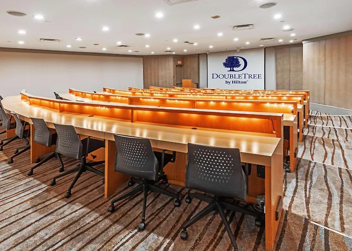 Doubletree By Hilton - Warren Place