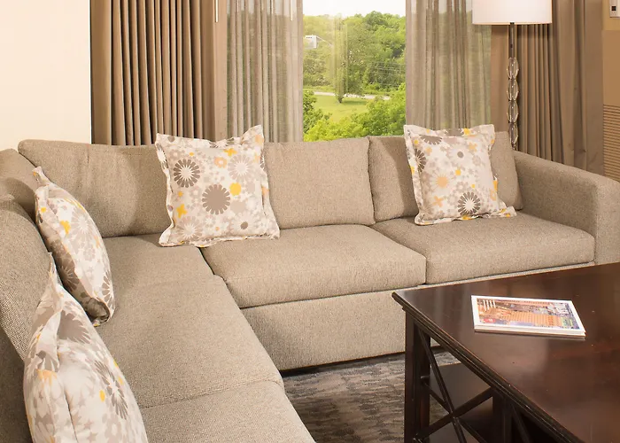 Doubletree By Hilton - Warren Place 4*