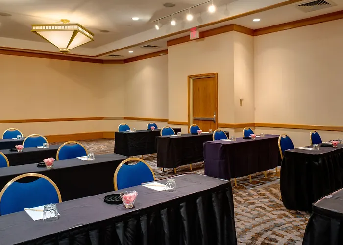 Hotel Doubletree By Hilton - Warren Place Tulsa