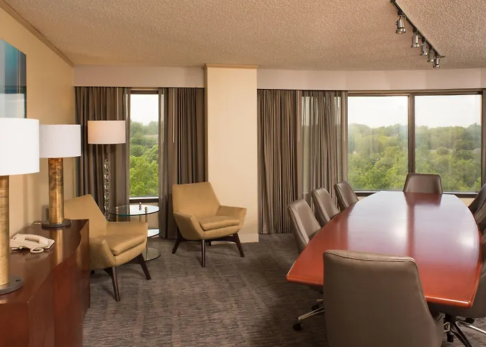 Doubletree By Hilton - Warren Place Hotel
