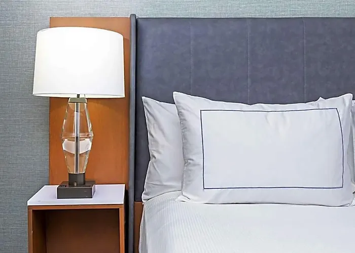 Doubletree By Hilton - Warren Place Hotel Tulsa