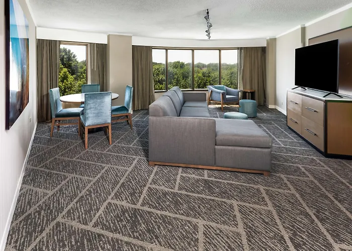 Doubletree By Hilton - Warren Place Hotel